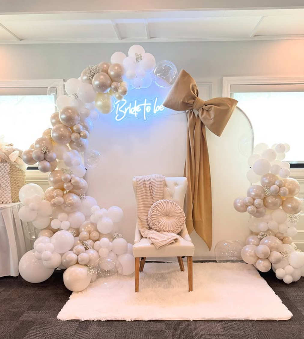 Balloon arch for the bridal shower