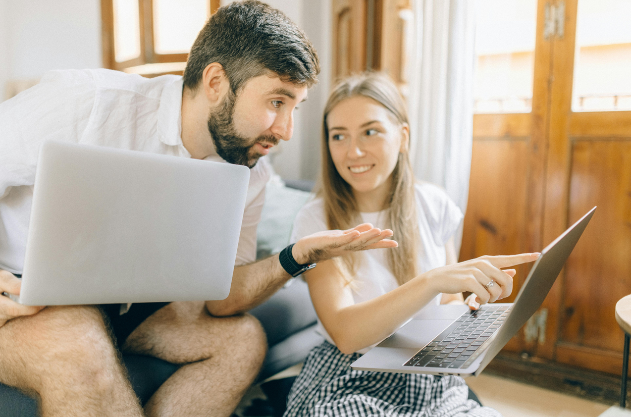 Just Engaged? Do These 6 Steps First (+ Free Starter Kit)